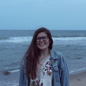 Meet your Posher, Maura